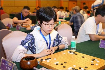 【清源圍棋學(xué)霸之麥芷青】 棋海揚(yáng)帆，學(xué)海遨游：“麥子”的智慧雙翼