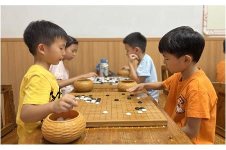 【走進(jìn)清源圍棋課堂】不止教會(huì)圍棋，更能讓孩子從容成長(zhǎng)